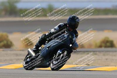 media/Oct-08-2022-SoCal Trackdays (Sat) [[1fc3beec89]]/Turn 14 (1050am)/